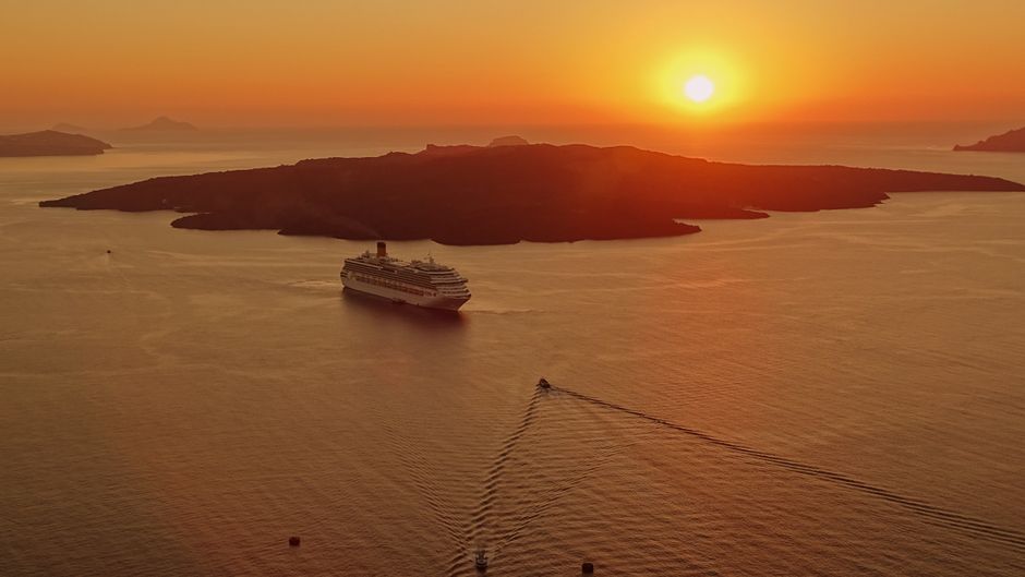 Best hotels in Santorini 2026